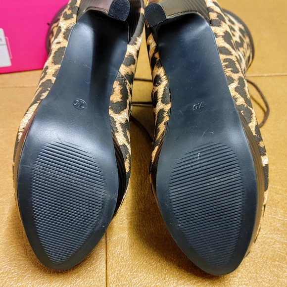 Leopard Lace-up Heeled Boot - Picture 9 of 13